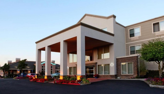 Four Points by Sheraton Portland East in Interlachen