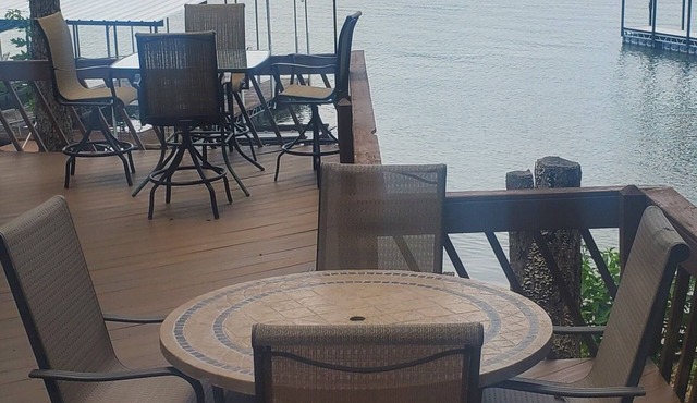 Fun times in Osage Beach - 3 bedroom house in Racetrack Cove in Osage Beach