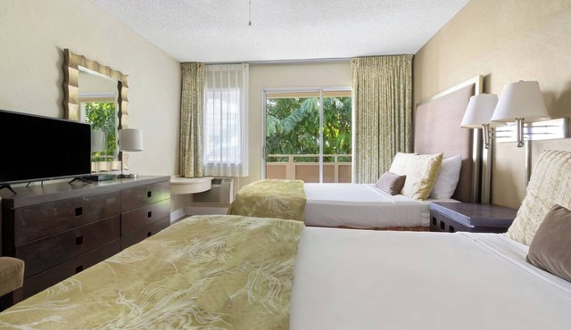 Garden Island Escape! Perfect Vacation | Onsite Pool + Hot Tub + Free Parking in Kapaʻa