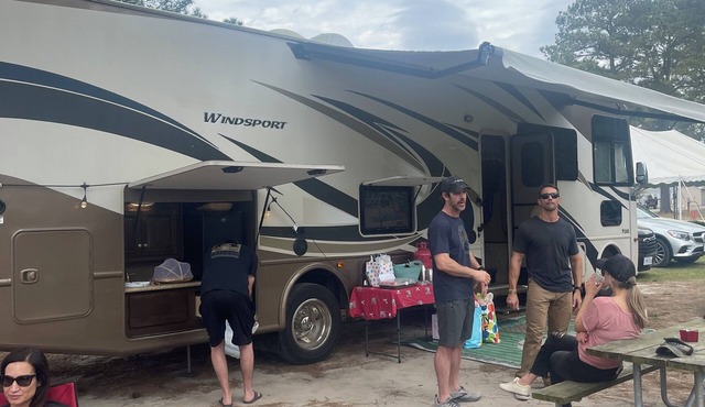Glamping your way-close to beach in Virginia Beach with AC in Virginia Beach