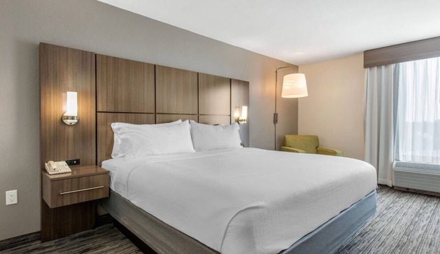 Group Getaway | 3 Modern Units | Pool Access | Near Brevard Zoo - 0.8 miles in Melbourne