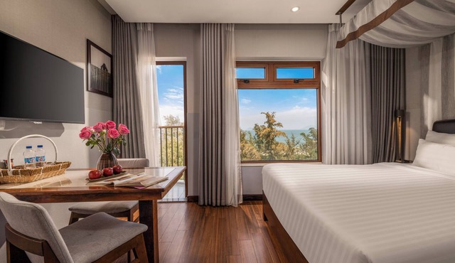 HA Ocean Front Hotel and Apartment