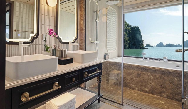 Halong Lyra Grandeur Cruise