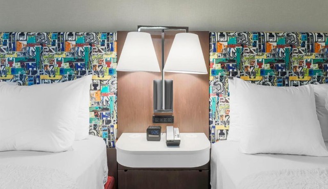 Hampton Inn & Suites Pittsburgh Downtown in Pittsburgh