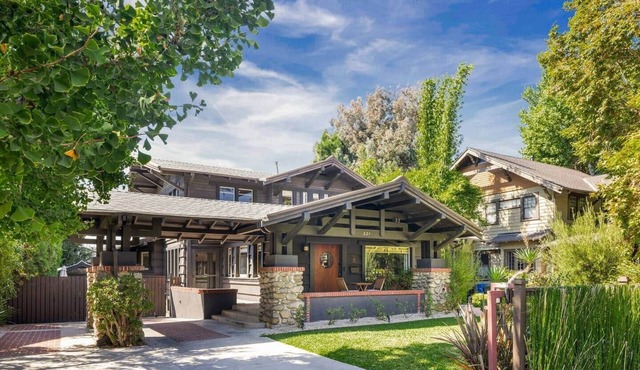 Historic | Charming | Home in the Heart of LA - EV in Los Angeles