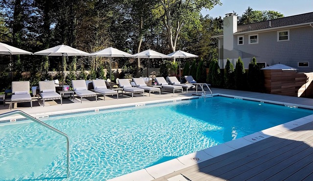 Home-like Accommodations! 3 Convenient Units near Two Mile Hollow Beach! in East Hampton