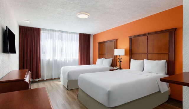 Howard Johnson by Wyndham Toluca in Toluca