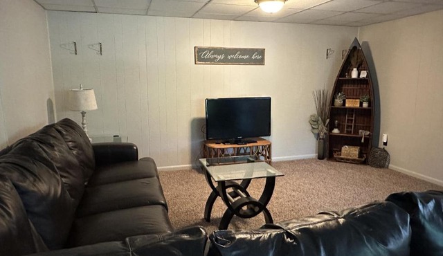 Humble Hideaway - Inviting lakefront home with firepit, balcony & W/D - dog-friendly in Moneta