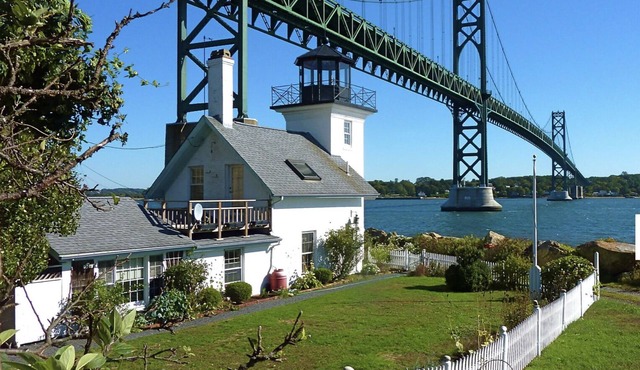 Iconic Bristol Ferry Lighthouse in Bristol