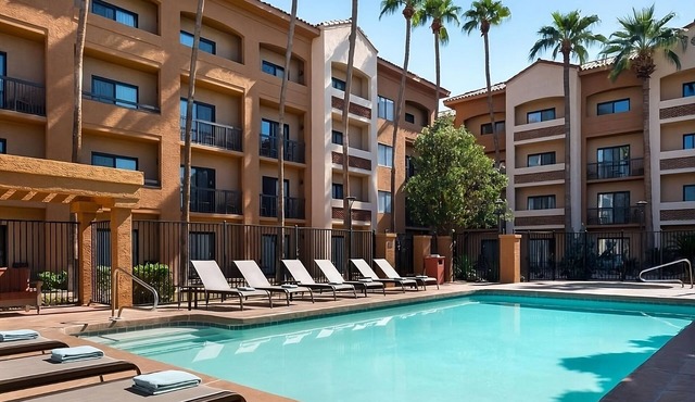 Indulge in Luxury Life! Spacious Unit! Minutes from Historic Heritage Square! in Phoenix