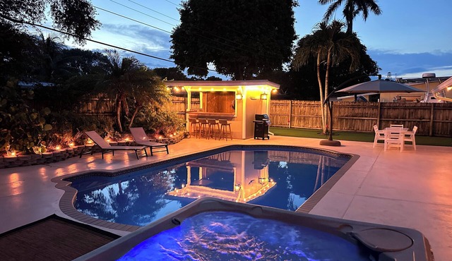 Jupiter Heated Pool/Spa Luxury Home with Private Oasis in Jupiter