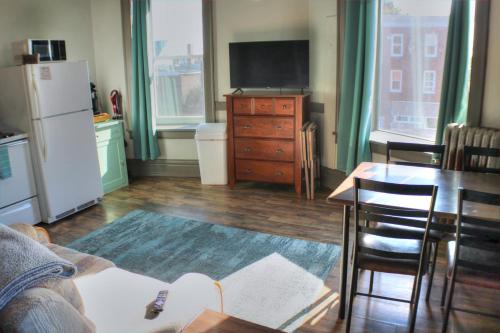 K2 Affordable 2nd Floor 1BR Near MTU w Keweenaw Fun in South Range