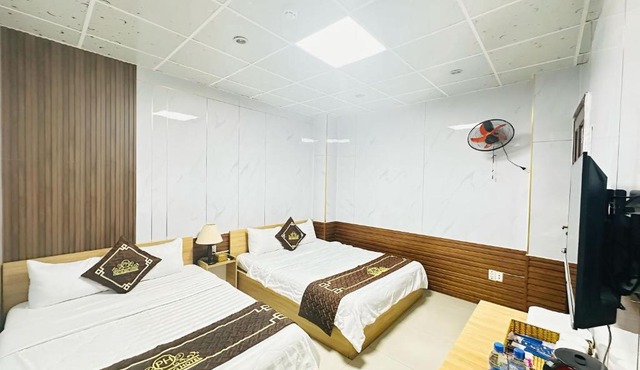 KHÁCH SẠN PHÚ HƯNG