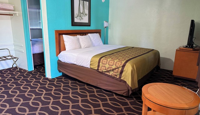 Klamath Motor Lodge in Yreka