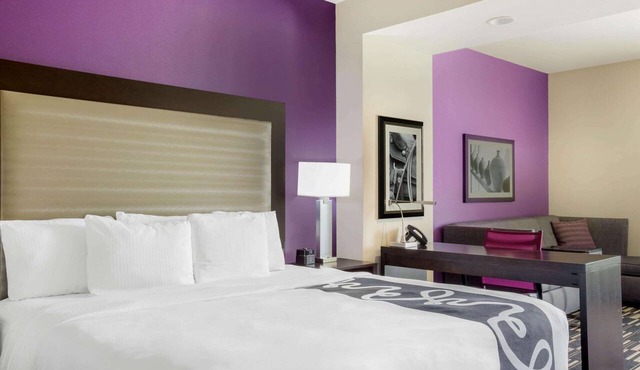 La Quinta Inn & Suites by Wyndham McAllen Convention Center in McAllen