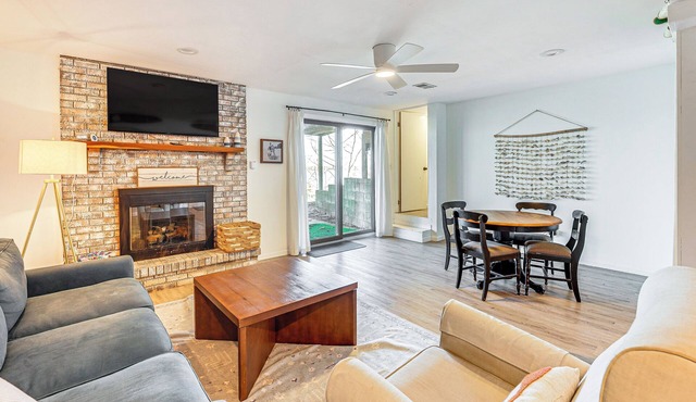 Lake View & Deck: Group Getaway in Whitehall! in Whitehall