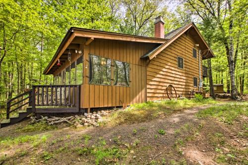 Lakefront Cumberland Cabin w/Dock & Fire Pit! in Cumberland