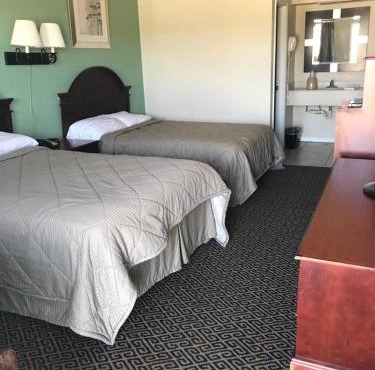 Lakeside inn in Eufaula