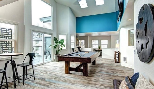 Landing at The Lynx Apartments - 1 Bedroom in Westmont in Everett