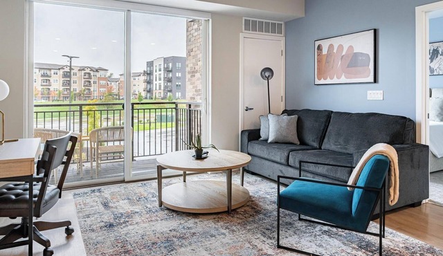 Landing | Chic 2BD, Yoga Studio, Pool in Kansas City