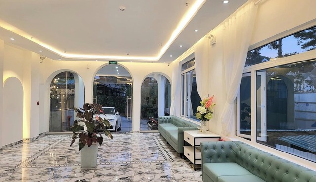 Le's Dalat Sky Hotel