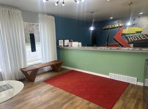 Lighthouse Suites in Hannibal