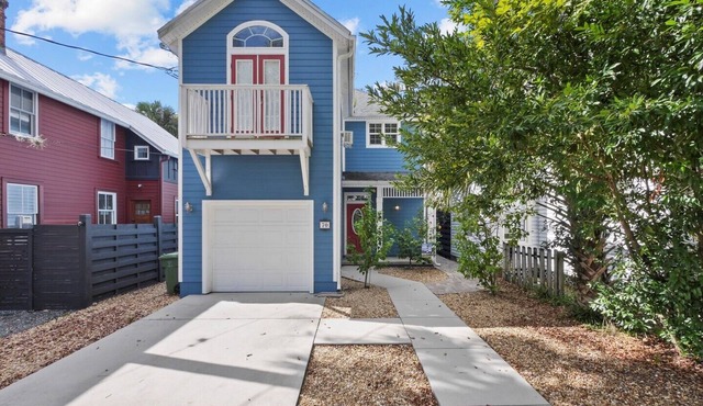 Lions Bridge: Modern 3 bedroom Home in Historic Lincolnville - walk to Historic in St. Augustine