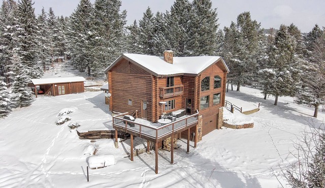 Log Home Overlooking the Buffalo Valley, Family Holiday Pricing Promotions in Moran