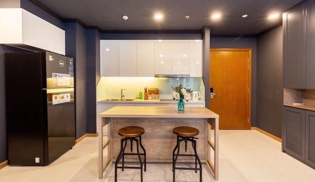 Lovely 2-bedroom condo with AC in vibrant Thành phố Hồ Chí Minh