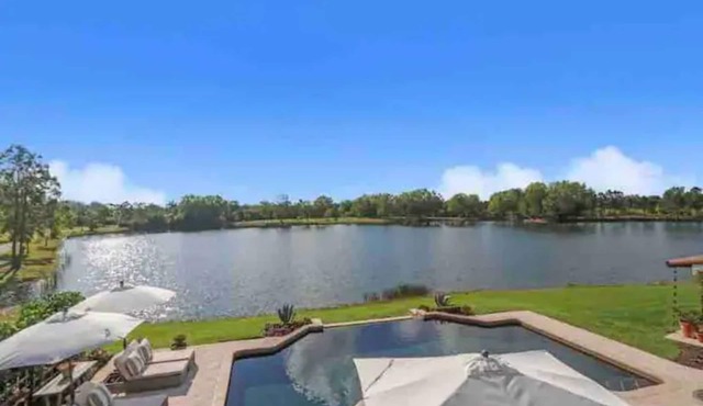 Luxe, Lakefront, Woodland Escape- Main Home in Jupiter