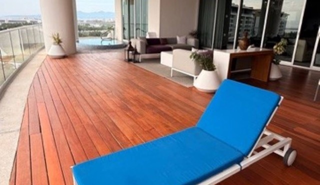 Luxurious 4BR Penthouse at Grand Luxxe Residence Club
