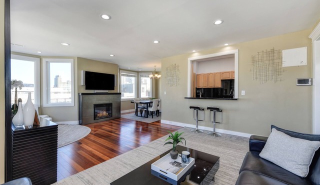 Luxurious, Views, Modern, Nob Hill flat in San Francisco