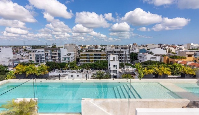 Luxury 1BD Condo 3 blk from 5th Ave W/PoolandParking in Playa del Carmen