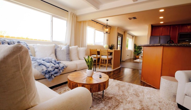 Luxury-Panoramic Paradise in Lakeside