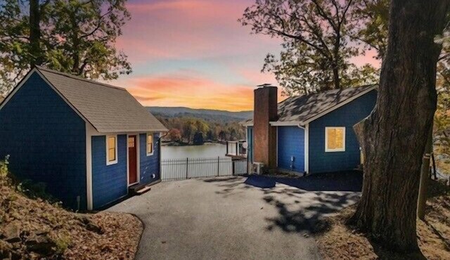 Luxury Waterfront Cottage/Panoramic Views/Fully Renovated in Pulaski
