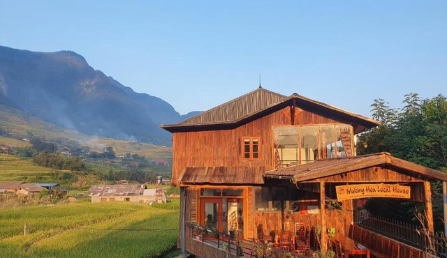 Mường Hoa Local House