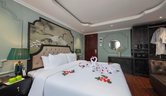 Madelise Palace Hotel & Travel