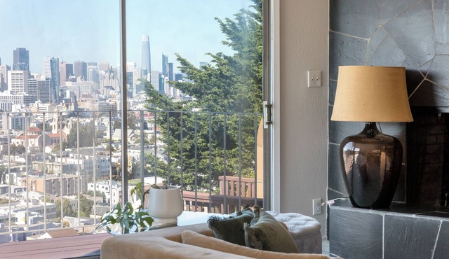 Magical, Panoramic Views and Rare Parking in Central SF, 20 Min to Downtown in San Francisco