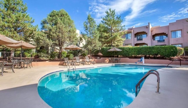 Make Your Trip More Enjoyable! Kitchen, Onsite Pool and Free Parking! in Sedona
