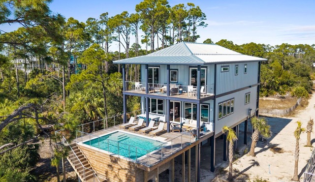Mangrove: Beachfront, Private Pool, Private Boardwalk! in Indian Pass