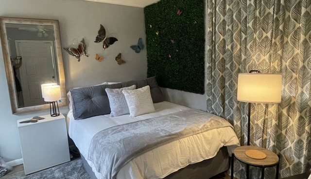 Mini Monarch 🦋 Cabina in DeLand