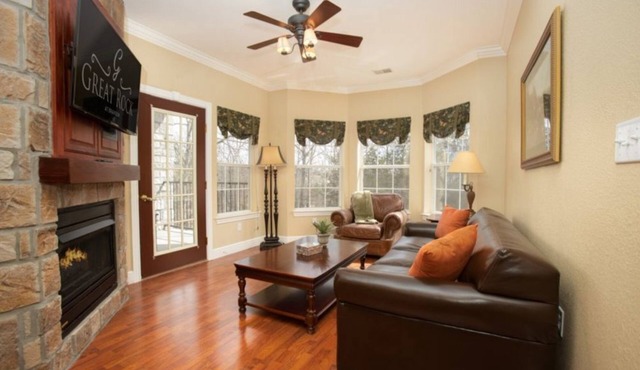 Modern 2BR Haven at Great Rock Resort in Branson