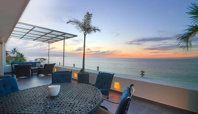 Modern Beachfront - Casa Caballito del Mar in Puerto Vallarta