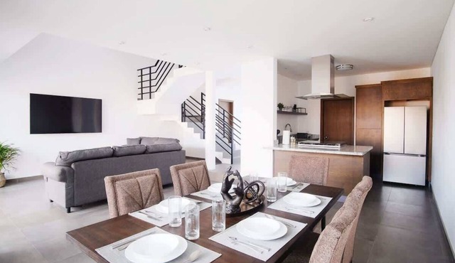 Modern House with Jacuzzi & Grill 3BR in Ensenada