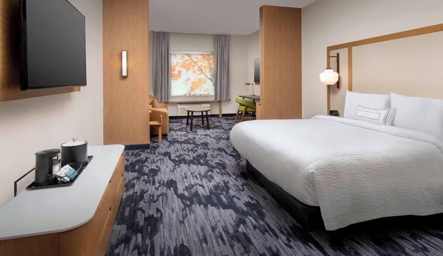 Modern & Inviting 4 Executive King Suite w/Free Breakfast Near Shopping Center in Doral