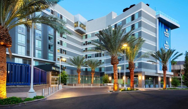 Modern Rooms Perfect for ASU Visitors, Just Steps Away - 4 Units w/Breakfast in Tempe