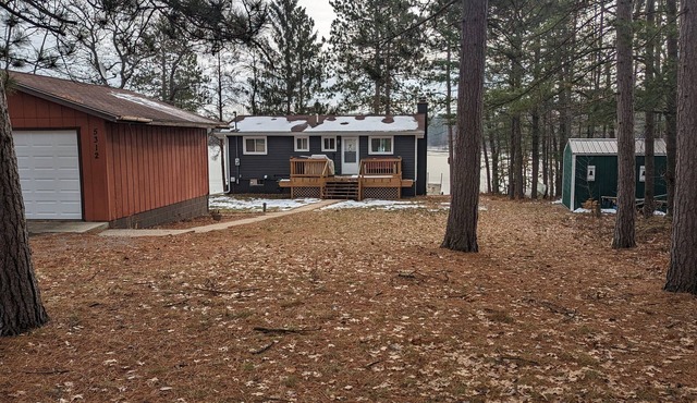 Moon Lake Waterfront Getaway in Lewiston