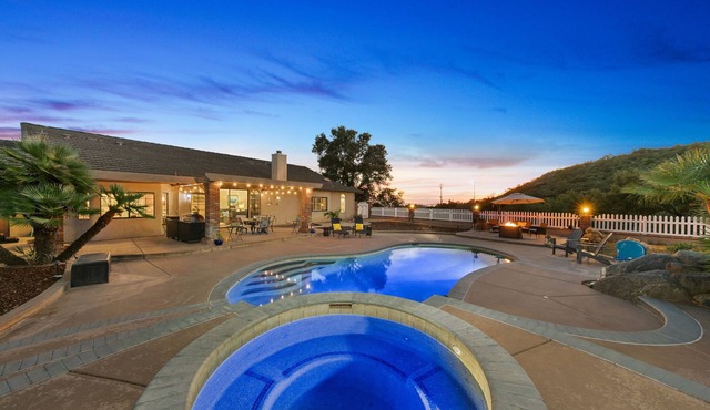 Moonbase Ranch · Pool · Hot Tub · Hilltop Views in El Cajon