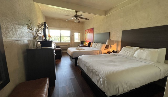 Mountain Harbor Queen Guest Room on Lake Ouachita by RedAwning in Mount Ida