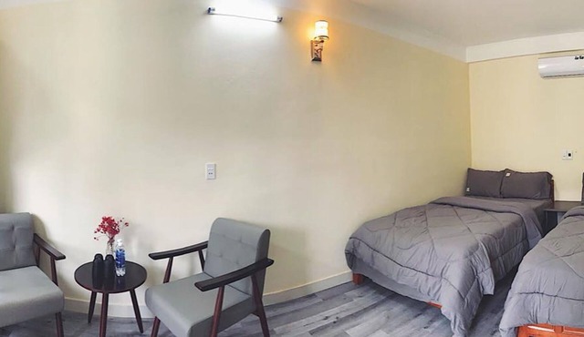 Nana Lee Homestay & Restaurant